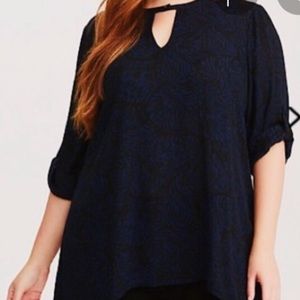 Torrid Georgette Keyhole Sharkbite Top navy&black